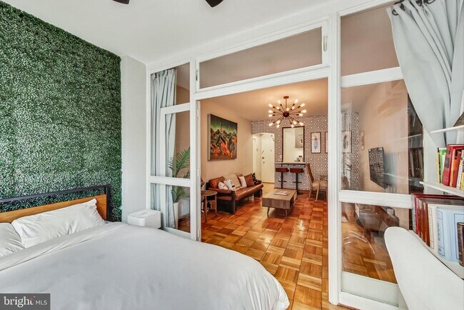 Building Photo - 1 Scott Cir NW