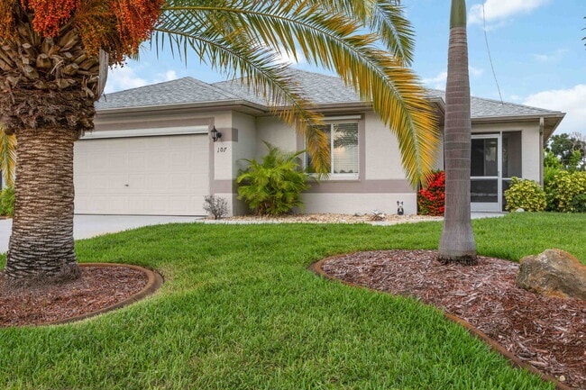 Building Photo - Nestled in the picturesque community of Rotonda Lakes!