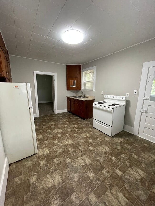 Building Photo - 1428 Grove St