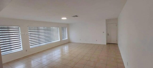 Building Photo - 29325 SW 182nd Ave