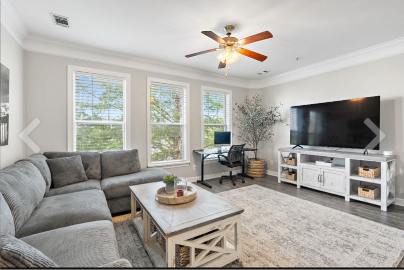 Primary Photo - 2310 Elliott Ave