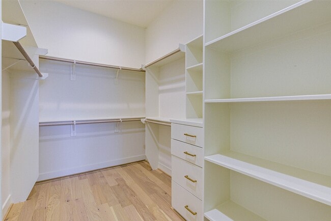 Building Photo - 1803 Dunlavy St