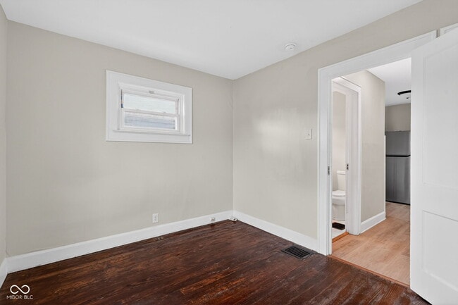 Building Photo - 937-939 N Drexel Ave