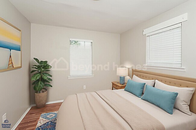 Building Photo - 4213 Kendall Ave