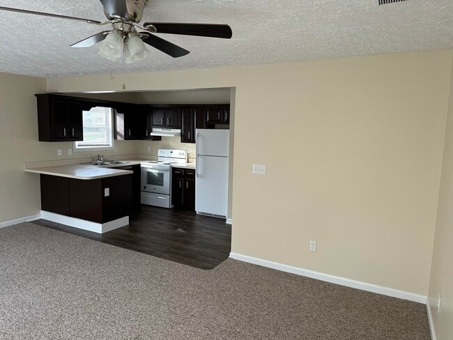 Building Photo - 1021 Excel Ct