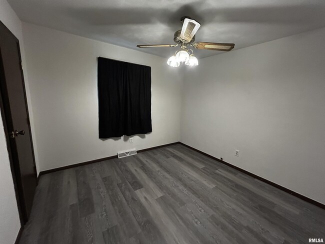 Building Photo - 3117 St Andrews Dr