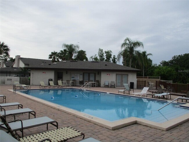 Building Photo - 2840 Plaza Terrace Dr