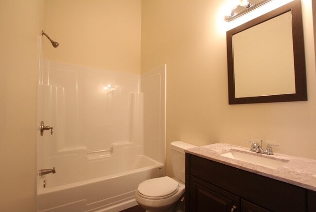 Building Photo - MODERN 2 Bedroom Available Now