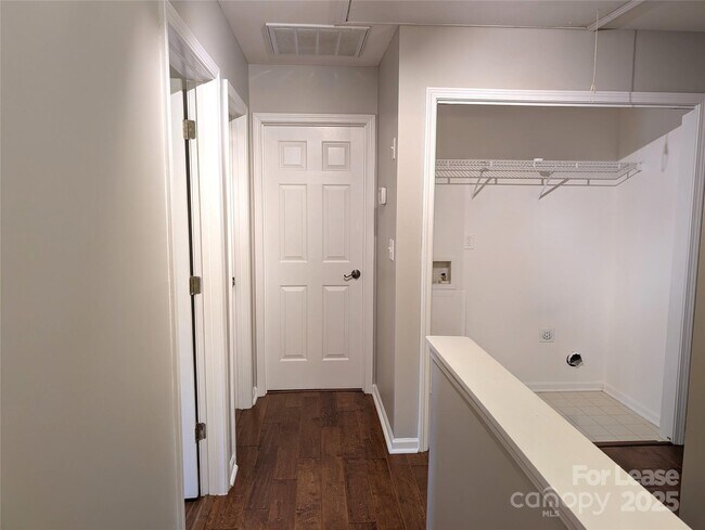 Building Photo - 9935 Redbud Tree Ct