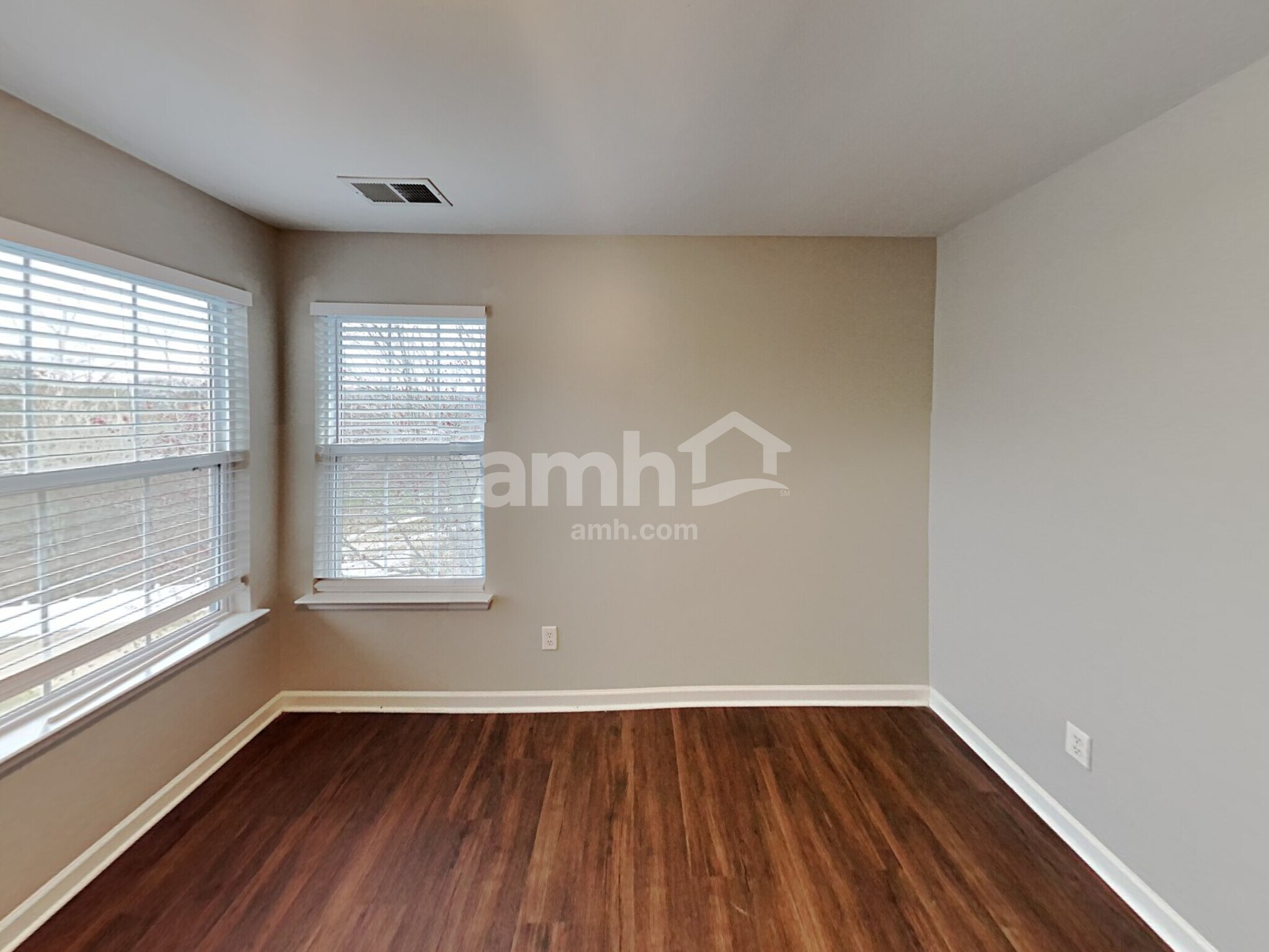 Building Photo - 102 Chambliss Ct