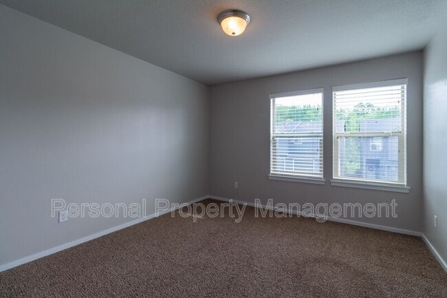 Building Photo - 1413 NE 83rd Dr