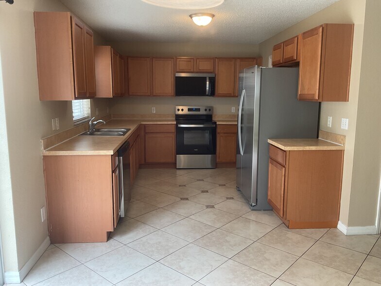 Building Photo - 1888 Vale Dr