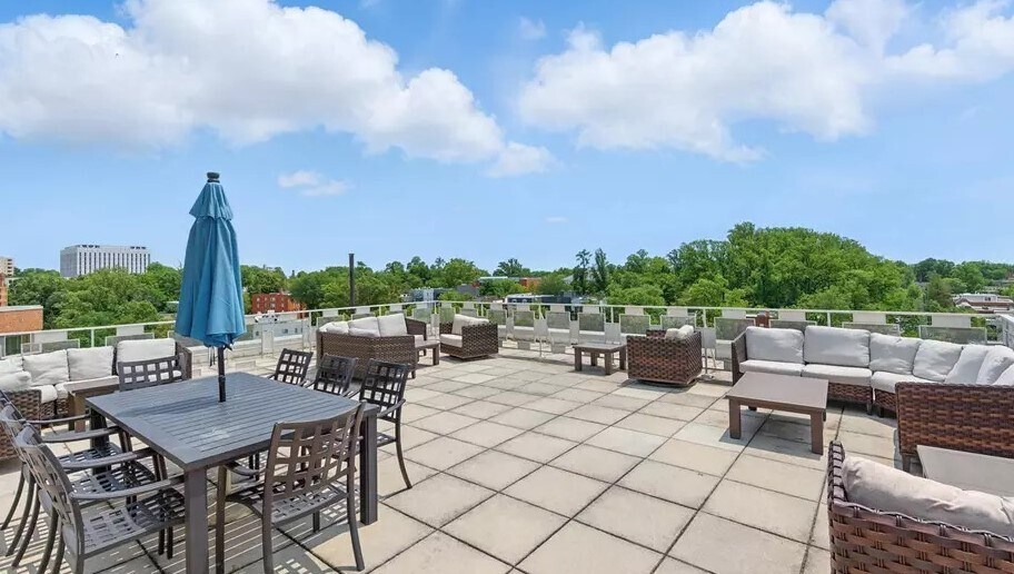 Rooftop - 4000 Tunlaw Rd NW