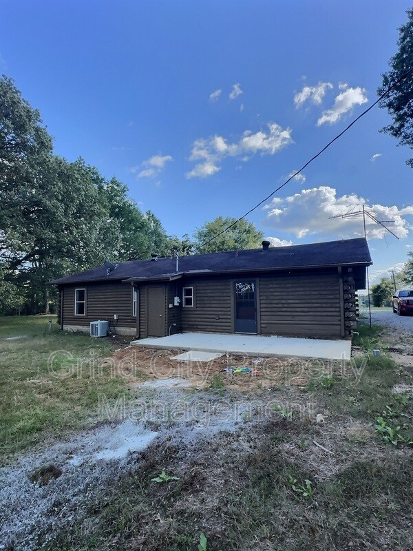 Building Photo - 2430 Raleigh Lagrange Dr