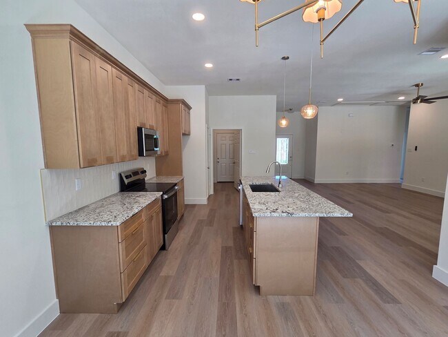 Building Photo - 16280 Jeet St