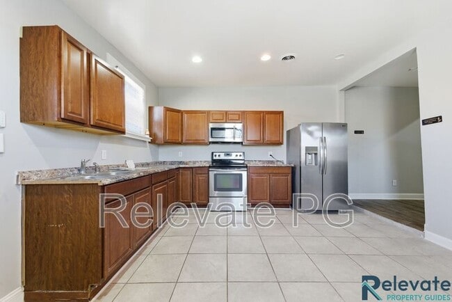 Building Photo - 2820 Q St