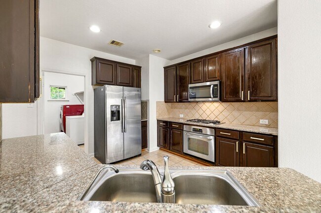 Building Photo - 9415 Herons Grove Ln