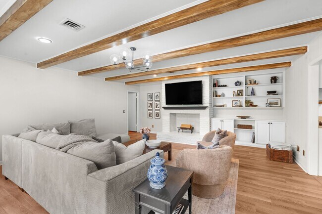 Building Photo - 106 Benson Dr