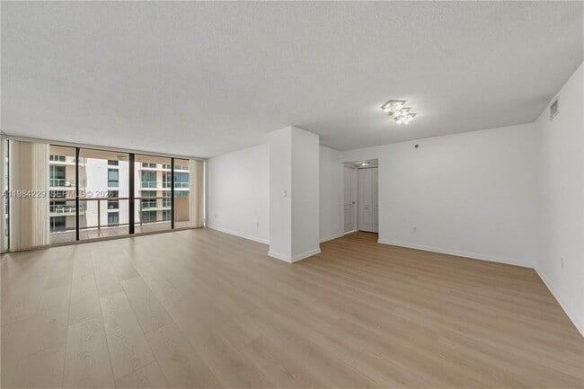 Building Photo - 5757 Collins Ave