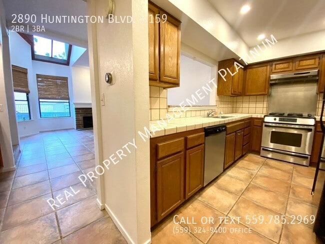 Building Photo - 2890 Huntington Blvd