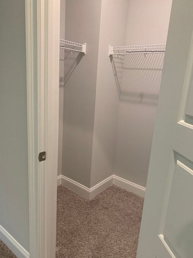 Building Photo - College Oaks