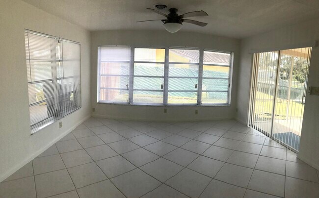 Building Photo - 712 W Palmetto Park Rd
