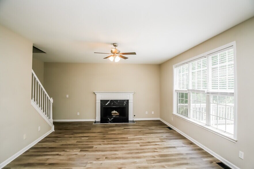 Building Photo - 410 Amesbury Cove SW