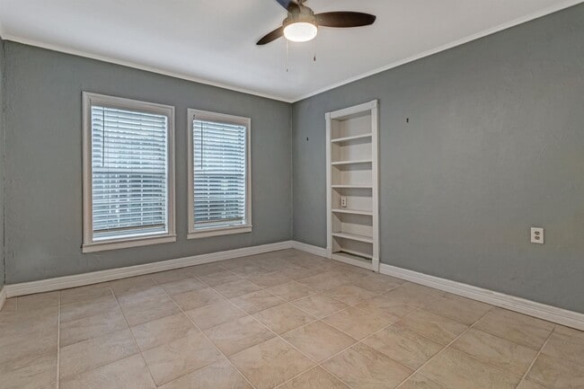Building Photo - 3-BEDROOM IN ALAMO HEIGHTS W/ POOL