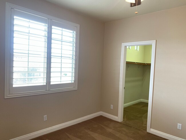 Building Photo - Four Bedrooms, Loft, and Downstairs Bedroo...