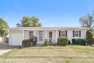 Building Photo - 1010 Dewayne Dr
