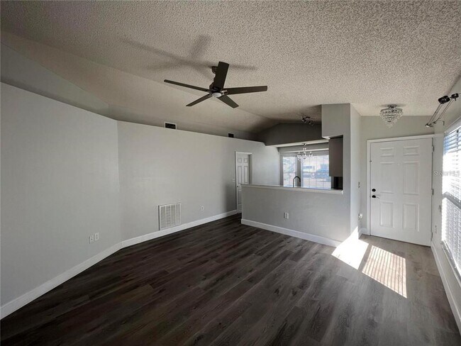 Building Photo - 1081 Vista Palma Way
