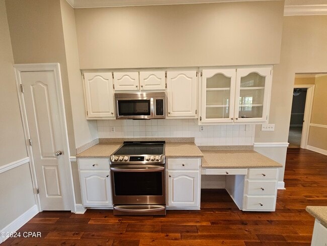 Building Photo - 2103 Coral Dr
