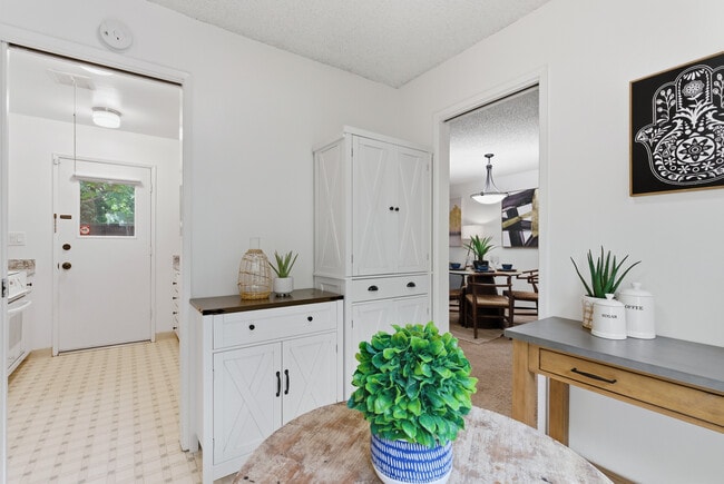 Building Photo - 1123 San Ramon Valley Blvd