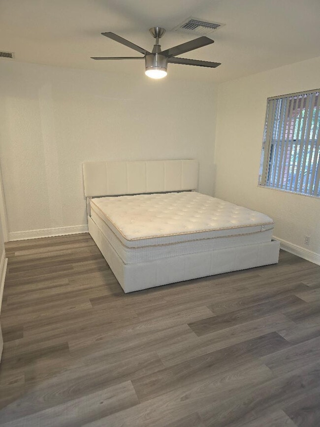 Building Photo - 1501 SW 57th Ave