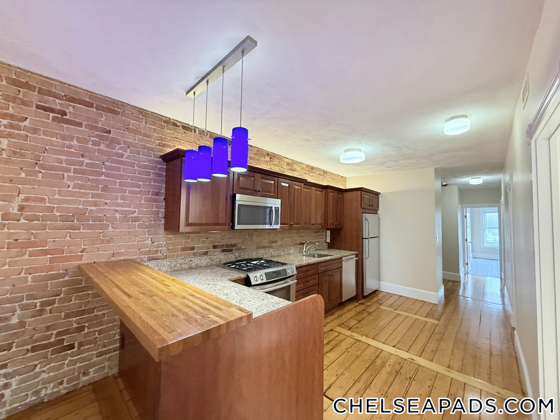 Building Photo - 28 Beacon St