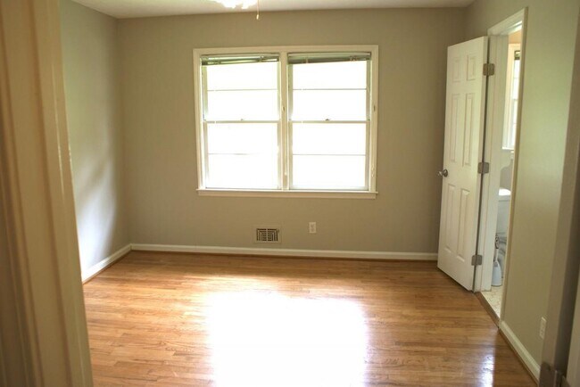 Building Photo - 6725 Ridge Moore Dr NW