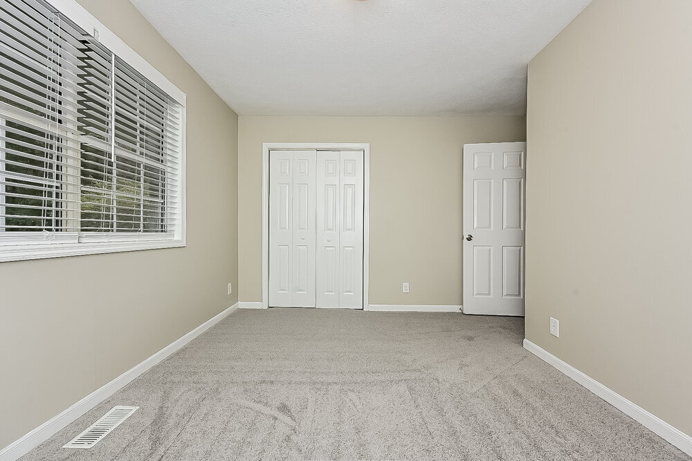 Building Photo - 130 Maple Pl