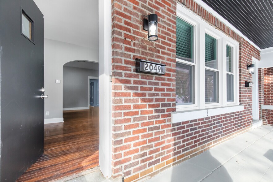 Building Photo - 2049 Alfred Ave