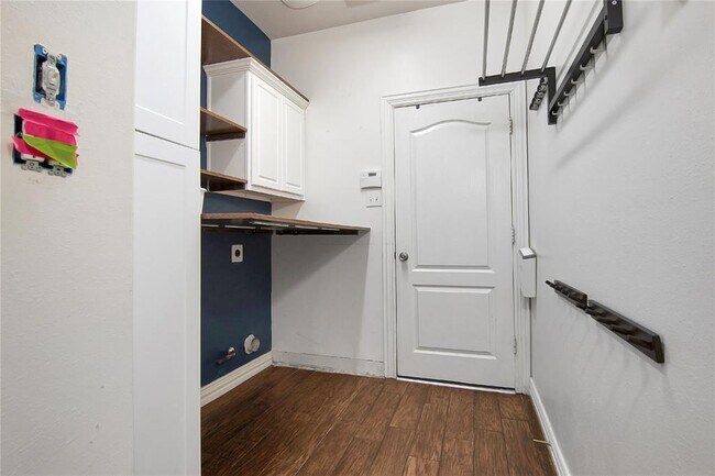 Building Photo - 3014 Brahman Dr