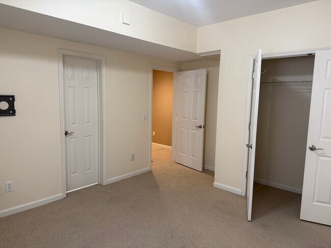 Building Photo - 2745 Lenox Rd NE