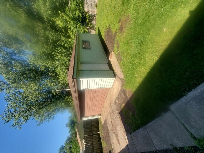 Building Photo - 21538 Gailine Ave