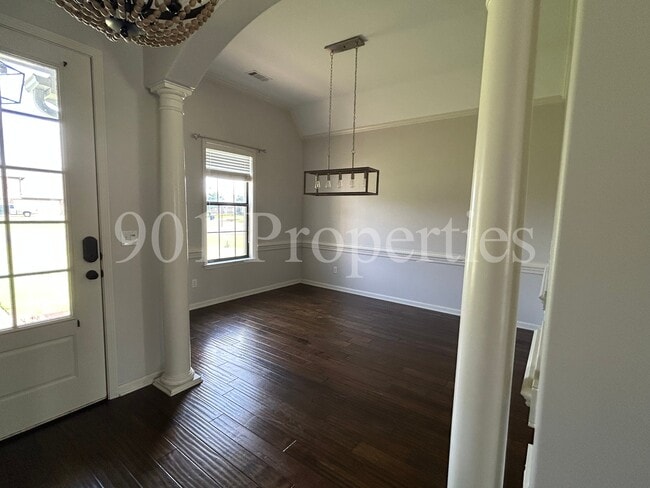 Building Photo - 14383 Buttercup Dr