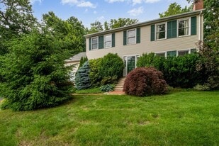 Building Photo - 18 Ladyslipper Dr