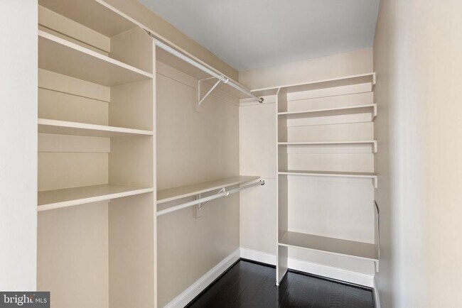 Building Photo - 1031 Gardenview Loop