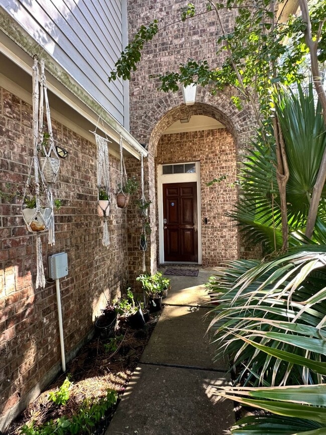 Building Photo - 5302 Canyon Hollow Dr