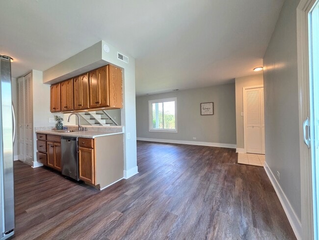 Building Photo - 1672 Cornell Dr
