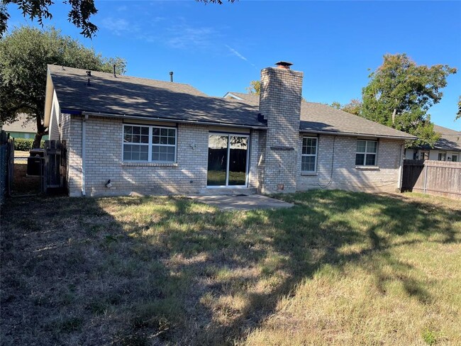 Building Photo - 12013 Swallow Dr