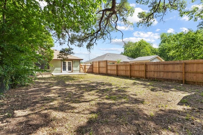 Building Photo - Charming 2-Bedroom Home in Boerne, Texas: ...