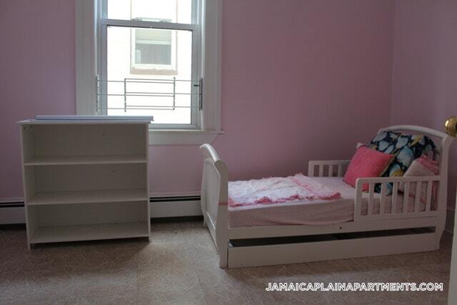 Building Photo - 36 Mozart St