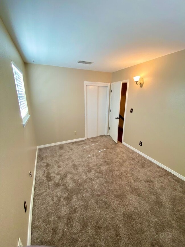 Building Photo - ** 3/1.5 RIVER OAKS CONDOMINIUM **